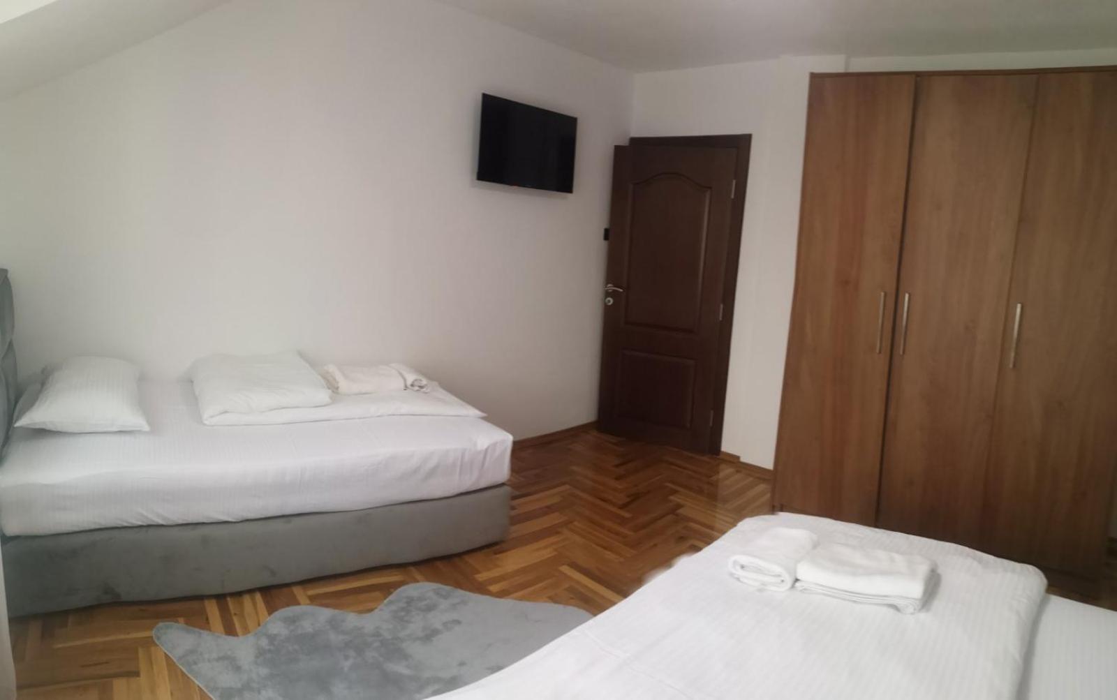 Zlatna Kruna Banja Luka Luaran gambar